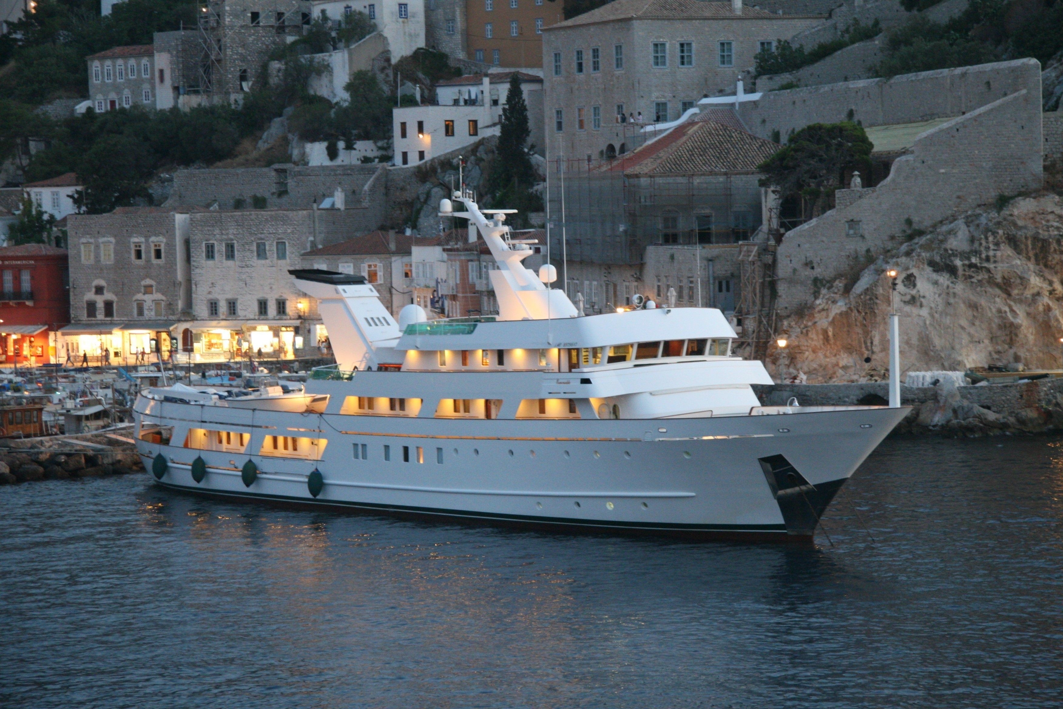 esmeralda yacht